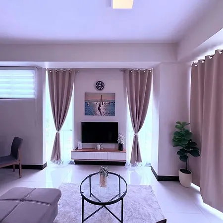 8 Newtown Boulevard